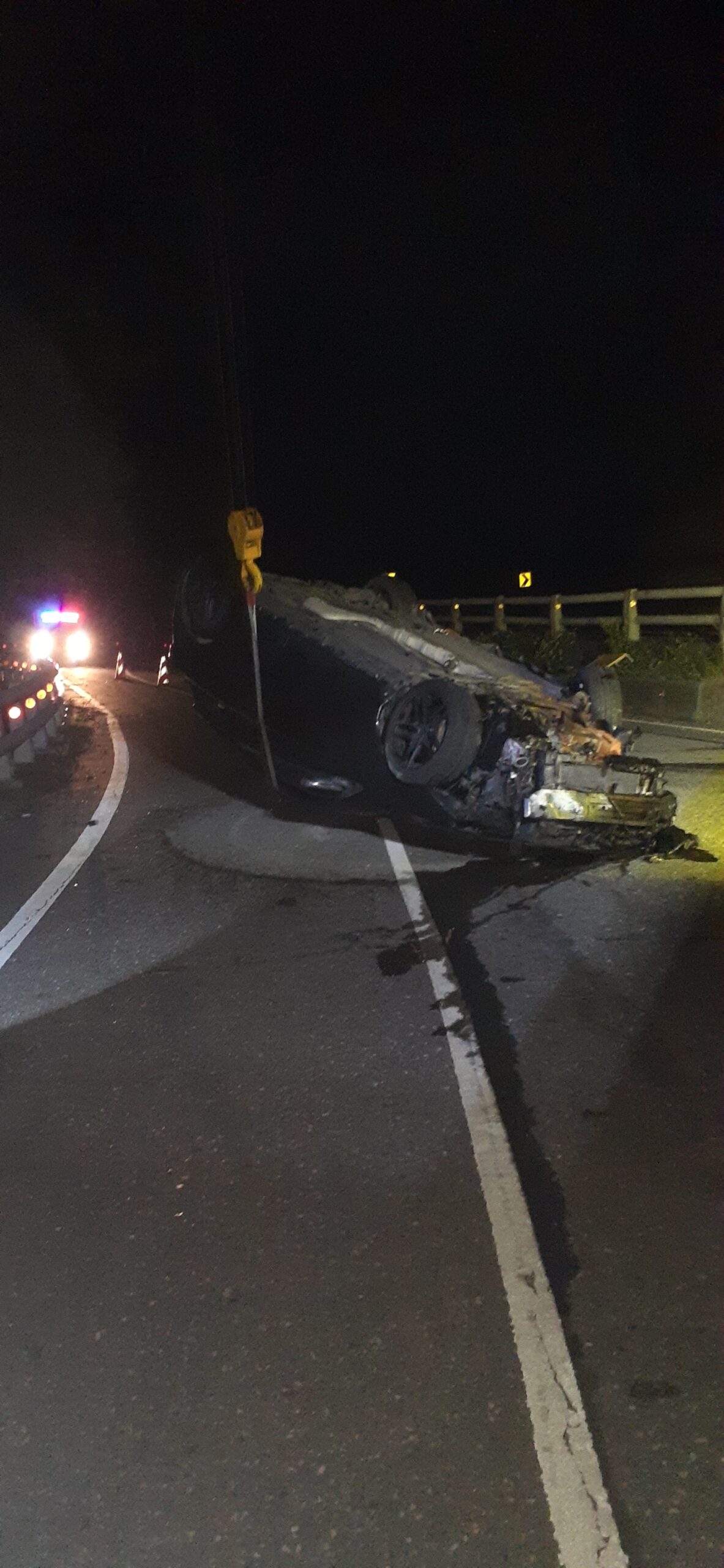 花蓮事故拖吊 - 鹽寮轎車翻覆案例 花蓮鹽寮轎車事故翻覆案例