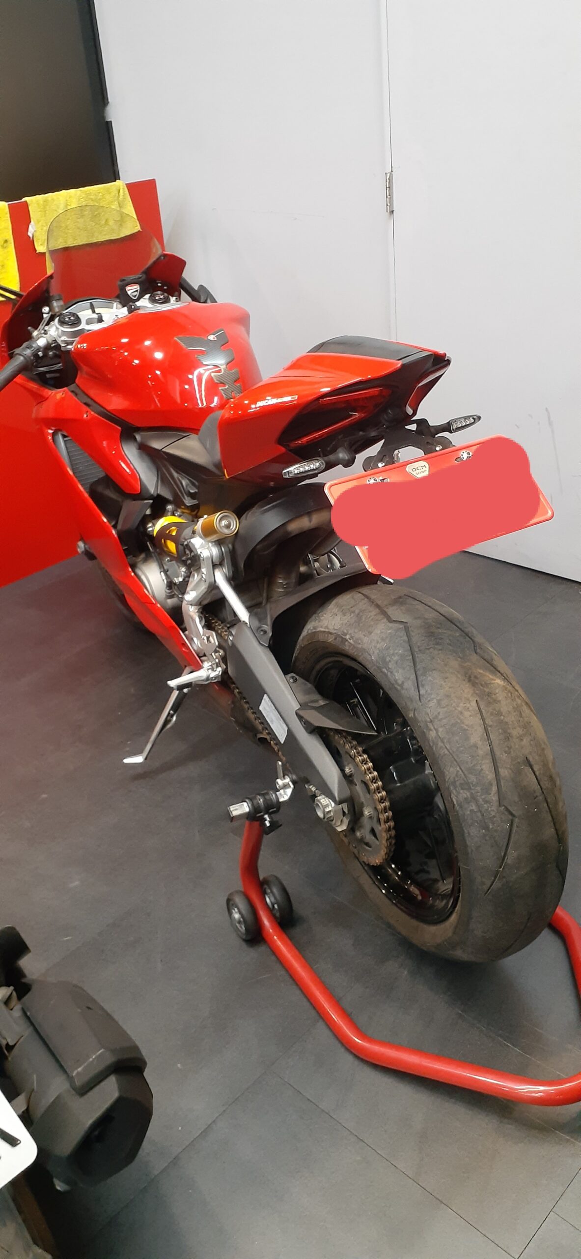 花蓮重機拖吊 - Ducati杜卡迪案例三 花蓮Ducati杜卡迪使用重機架固定車身