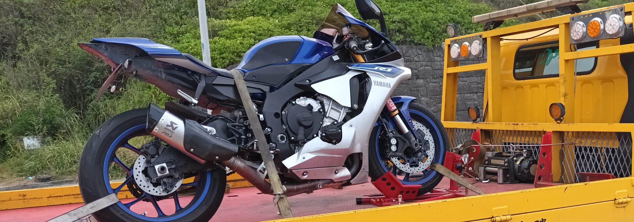 花蓮重機拖吊 - Yamaha YZF-R1案例一 花蓮Yamaha YZF-R1重機救援案例