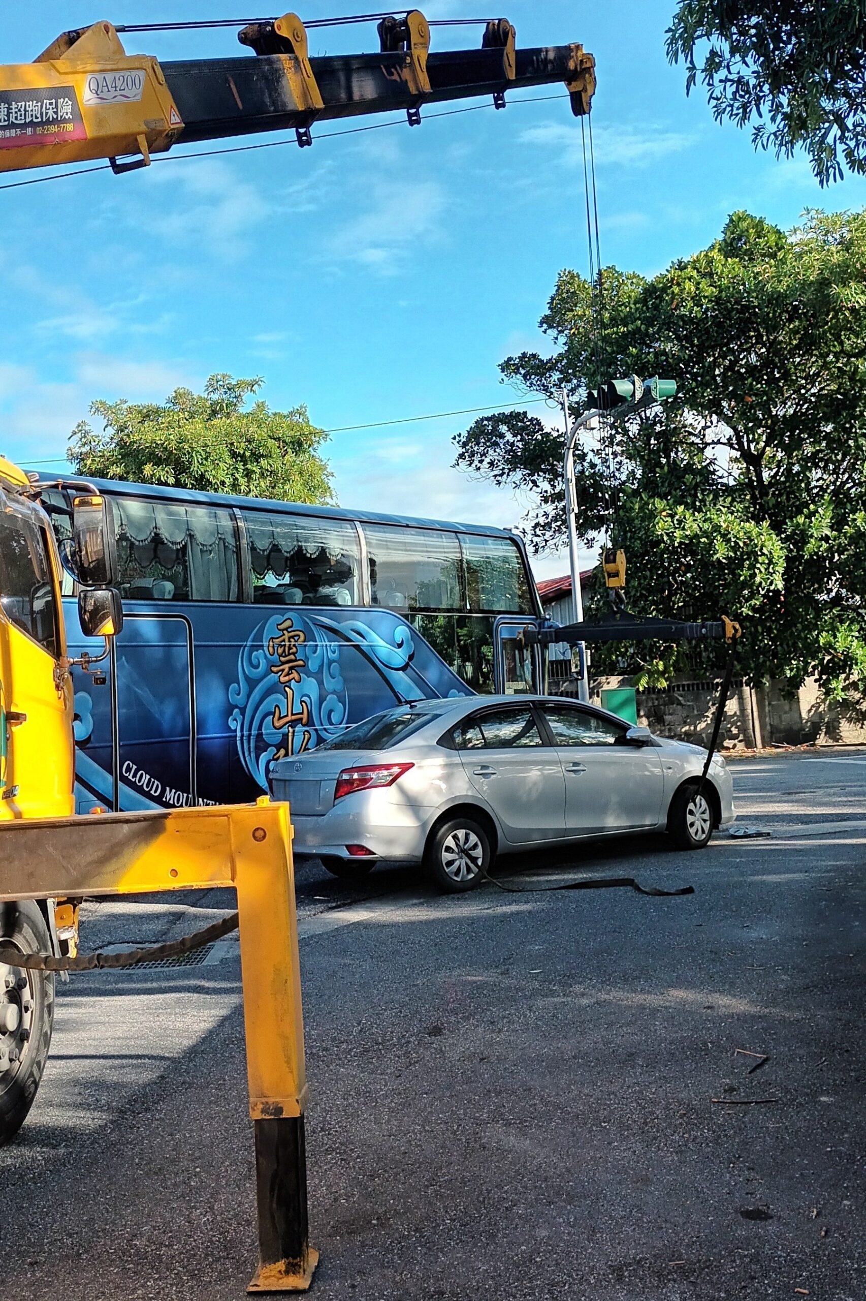 花蓮遊覽車與轎車碰撞事故救援案例1
