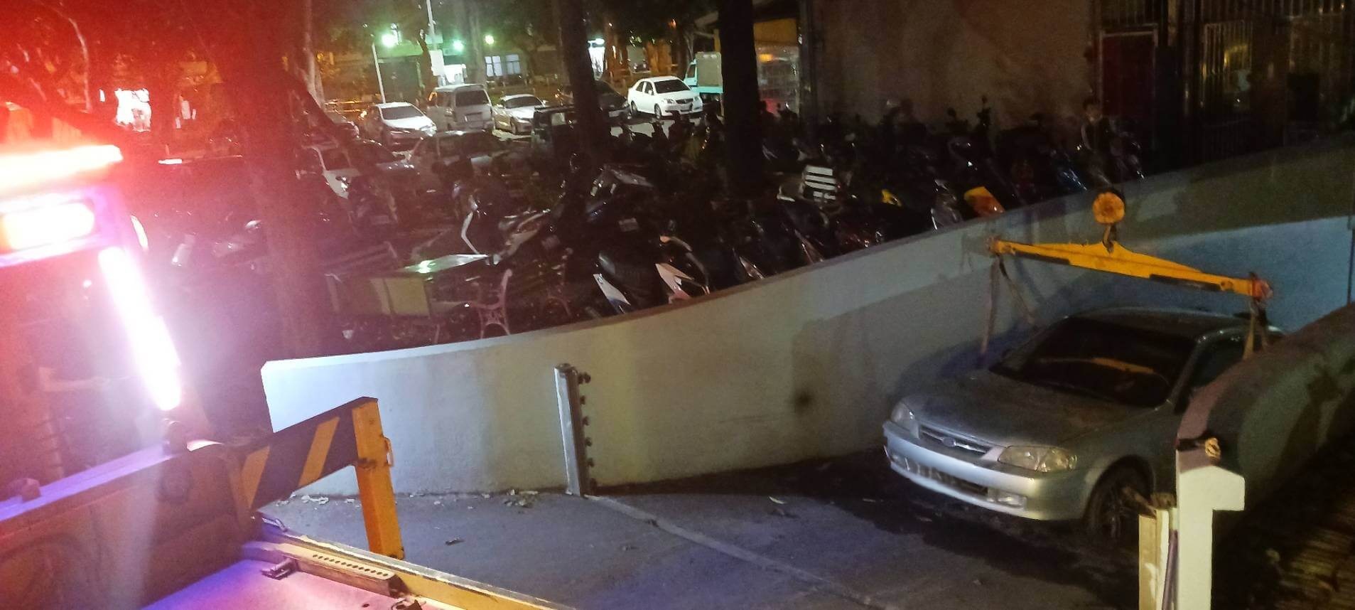 花蓮淹水車輛道路救援評估現場