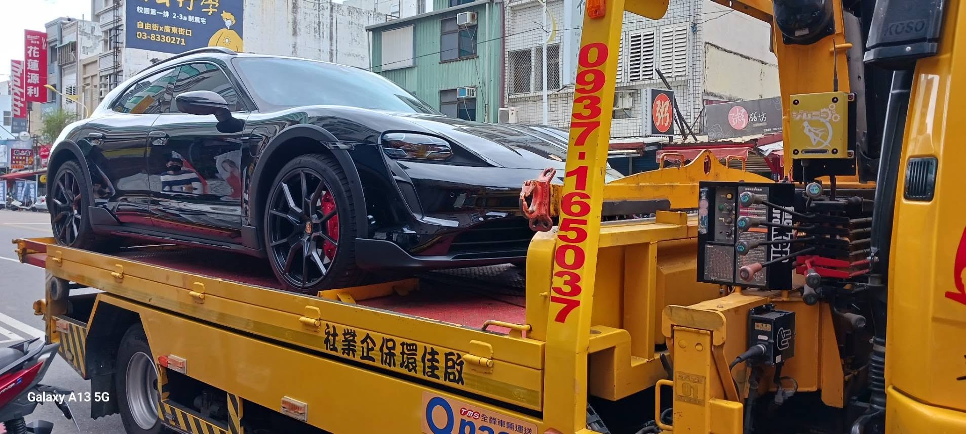 花蓮低底盤拖吊 - 保時捷跑車案例 花蓮保時捷跑車救援案例
