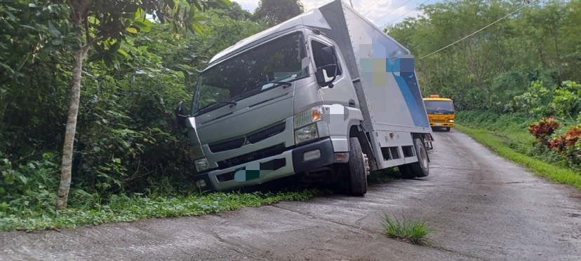 新竹貨運貨車山區滑落山坡案例
