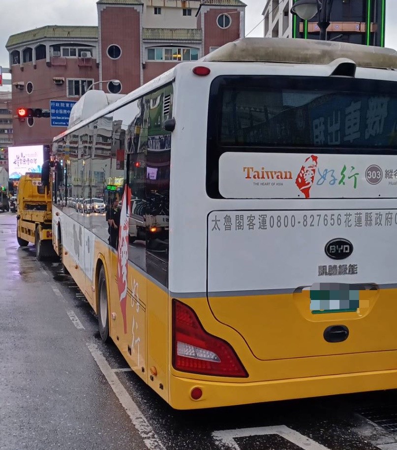 花蓮純電遊覽車拖救案例